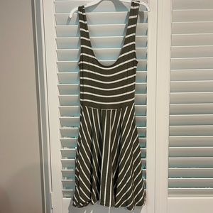 Forever 21 navy green and white stripped dress size small